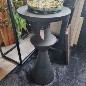 zwart mat geheel van aluminium rond pilaar plant tafel 75 cm hoog x 37,5 cm doorsnede, Light and Living, (op voorraad) V2