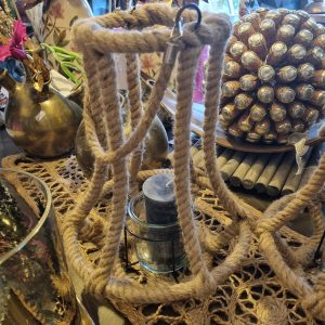 Bruin jute lantaarn met glazen kaarsen houdertje, 38 cm hoog x 29 cm doorsnede, Lauco, lantaarn windlicht, hang mand plant pot bloem vaas met glazen pot erin kan voor bloemen of waxine licht houder (op voorraad) V2