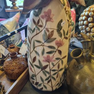 Beige roze groen geglazuurd aardewerk plant pot bloem vaas rond met bloemen, 40 cm hoog x 18,5 cm doorsnede Ter Steege / pot en mand PTMD, vase Bellora beige (op voorraad) V2