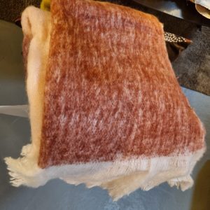 crème oranje paars gestreept gemêleerd plaid 130 x 170 cm 75% acryl 15% nylon 10% wol, Imbarro genaamd Throw Lynn stripes , wandkleed/tafel / bed  loper sprei plaid, ( op voorraad) V1 g