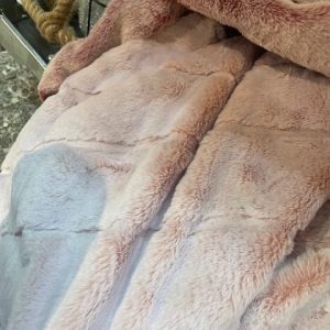Roze zacht plaid 100% polyester, Diga colmore, Throw pink lines faux fur , tafelkleed/bed loper/sprei/plaid/kleed, 130x170 cm (op voorraad) V1