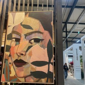 Roze groen blauw gemêleerd gezicht dik geschilderd op doek met houten frame schilderij, 80cm breed x 120 cm hoog, Kersten B.V., Wall frame Canvas Multi (op voorraad) V1