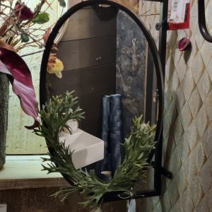 Zwart metaal verstelbare spiegel met groen erop van Dutch bone white label,( Zuiver ) kan van links naar rechts worden gedraaid- Mirror Lara brass hoogte 48 en breed 30.5 van de muur af ( op voorraad ) v1