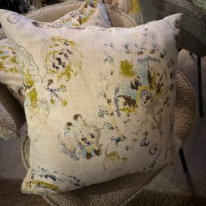 Beige, taupe, blauw linnen kussen, 50x50 cm langwerpig, M.M. Metamorphosis Claudi De Kussenfabriek, prachtig motief, achterkant 3d motief, incl. binnen kussen(op voorraad) V1