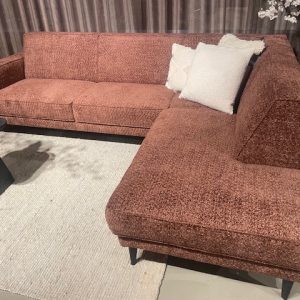 Bruin, roze, boucle stof, stofnaam: Venga- Hazel, 3 elementen bank met vaste kussens, totale afmeting, links: 267cm, rechts: lengte: 207, model Fleur van Sevn, incl. 15% korting, V0 g