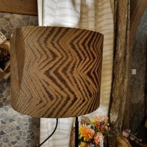 bruin fluweel glans zigzag motief , Diga Colmore, shade Domino cilinder rond model, 45 cm doorsnede en 45 cm hoog kan als hang en op staande voet worden gebruikt lampenkap / hang lampen kap (op voorraad) V1