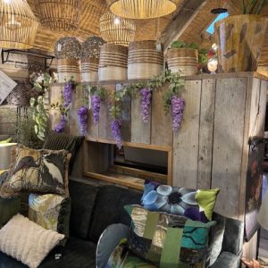 Steigerhoutdelen, openhaard, M.M. Methamorphopsis, lengte: 200cm, diepte: 39cm en hoogte: 164cm, (op voorraad)