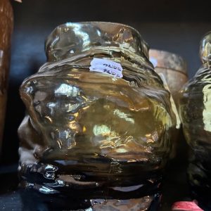 Bruin zwart taupe glas bloemen vaas plant pot organische vorm, van Plume, genaamd Vase Valora taupe, Hoogte 17cm x Diepte 17 cm (op voorraad) V2