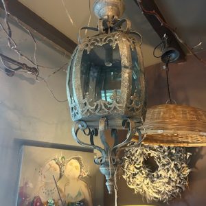 Grijs zilver metaal en glas hang lamp / lantaarn , Light and Living, hoog 70 cm, lente 30 cm, breedte 30 cm, met kleine fitting (op voorraad) V1