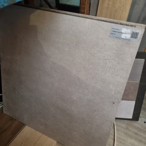 VLT 600x600 PTS1894 Grijs tegel, Julius Van der Werf, Let op prijsindicatie afhankelijk van de hoeveelheid en bezorg adres