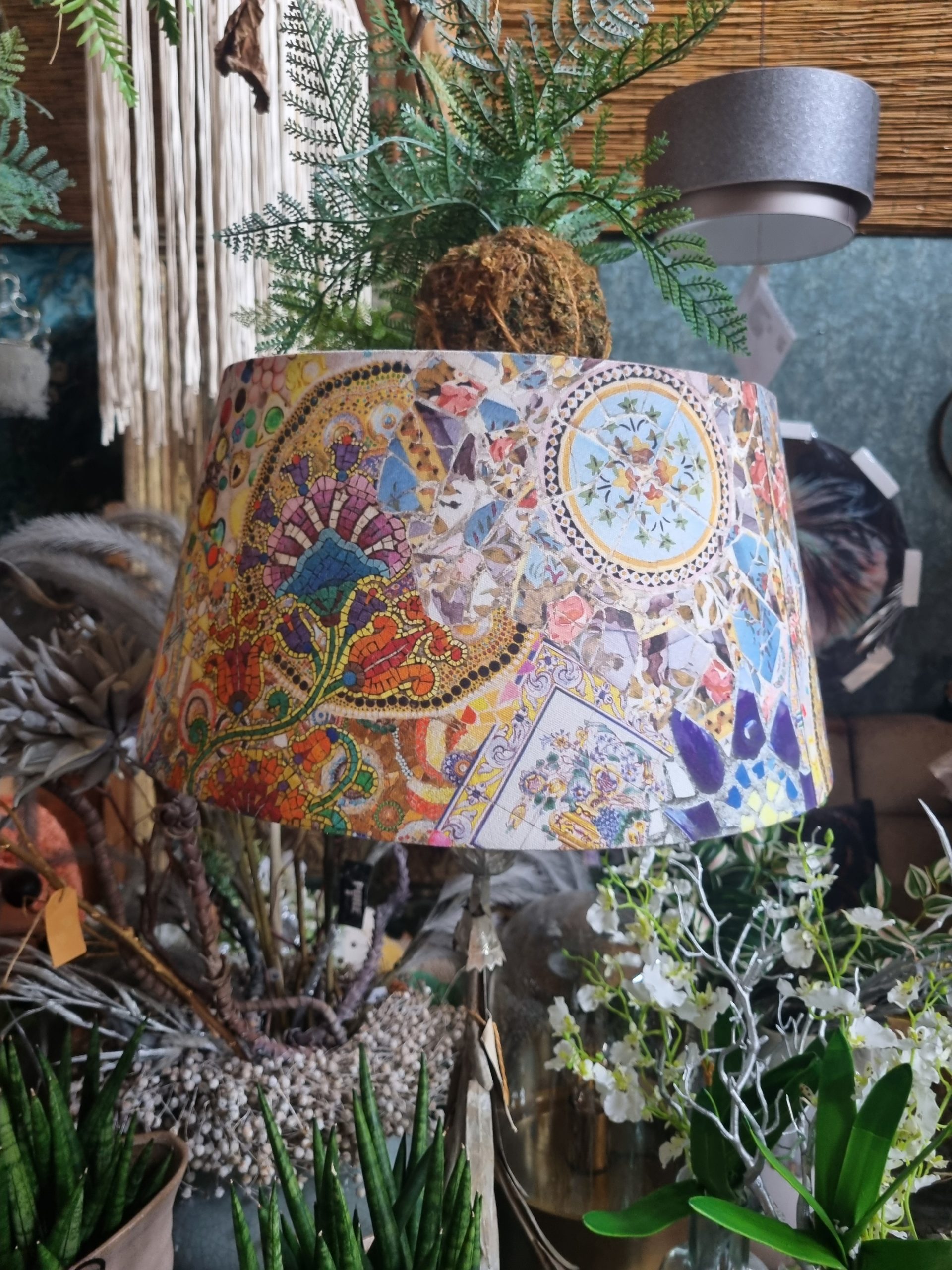 Blauw rood groen gemêleerd linnen lampenkap met mozaïek opdruk, Light & Living, voor op een staande voet, schijnt door, hoog 24 cm - diameter 45 cm, binnenkant wit (op voorraad) V1 - Afbeelding 2