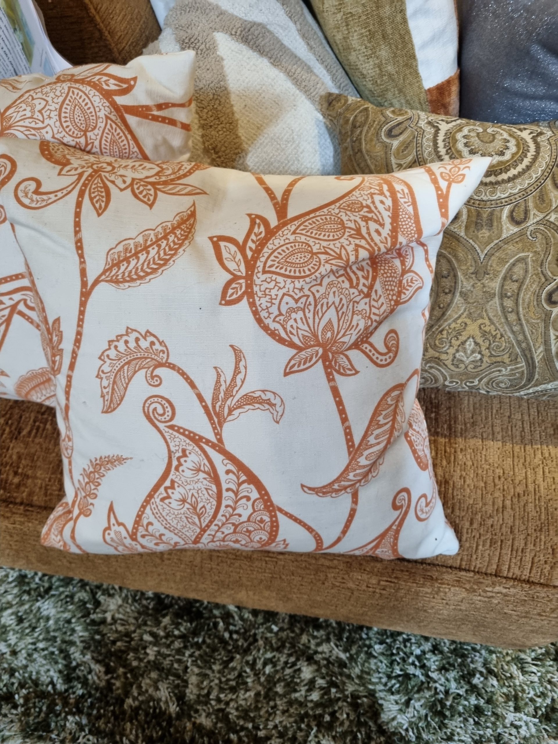 Oranje beige linnen kussen 50x50cm vierkant, Silvera, handwerk, de achterkant gelijk aan voorkant, incl. binnen kussen (op voorraad) V1 - Afbeelding 2