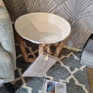 wit ijzeren schaal of hang element met houten onderstel, Art Sensation, rond schaal fruit dienblad kan ook los worden gebruikt, met hang oog, bijzettafel / tafel / plant tafel / dienblad, Schaal: Ø44 x 8 cm hoog, onderstel: Ø51 x 48 cm hoog (op voorraad) V1