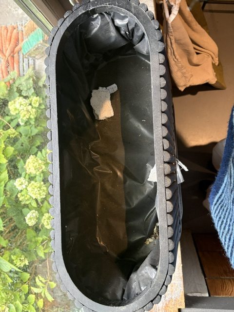 zwart ovaal kunststof houtlook, plant pot bloem vaas met onderkant van zwart metaal Waterdrinker, breedte 50 cm, hoogte 40 cm, diepte 20 cm (op voorraad) V1 - Afbeelding 3